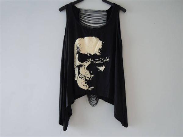 Open Back Top With Skull Print In Black on Luulla
